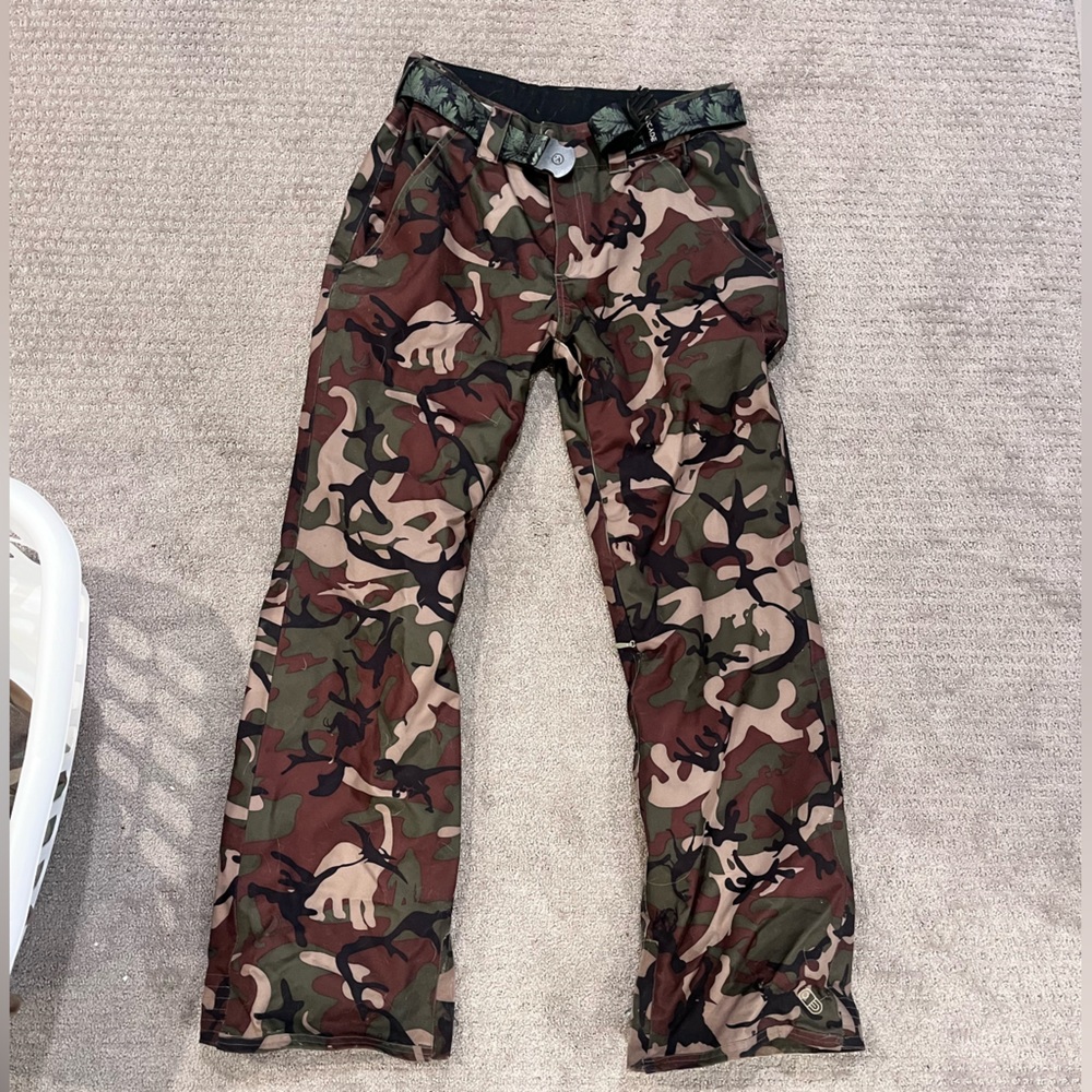 Women’s Airblaster camo snowpants, like new
